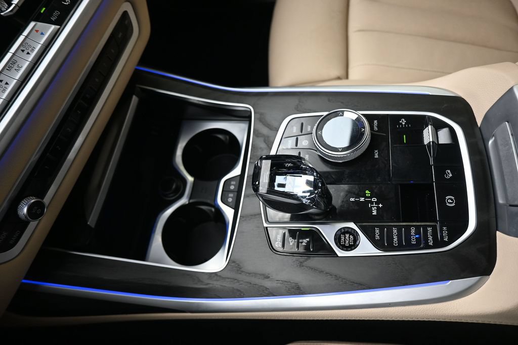 Used 2022 BMW X7 xDrive40i w/ Executive Package AWD/4WD image 23