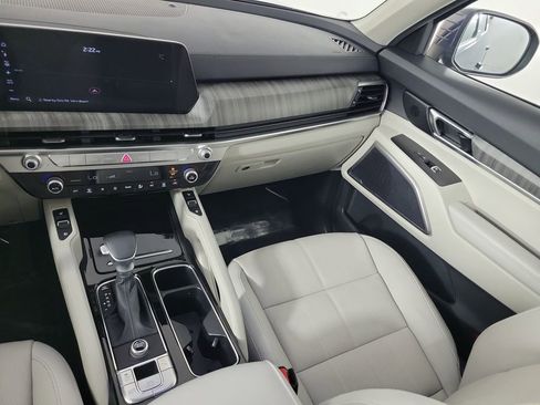 Used 2024 Kia Telluride EX w/ EX Captain's Chair Package FWD image 29