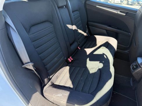 Used 2015 Ford Fusion SE image 28