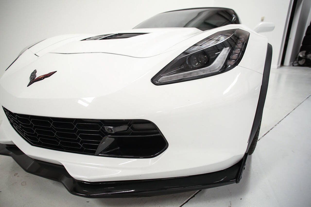 Used 2016 Chevrolet Corvette Z06 w/ 3LZ Preferred Equipment Group RWD image 10