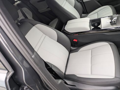 New 2026 Land Rover Range Rover Evoque Dynamic SE image 30