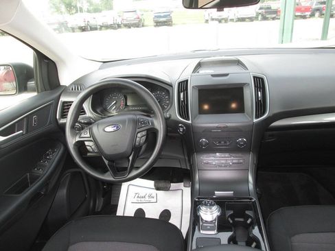 Used 2020 Ford Edge SE FWD image 17