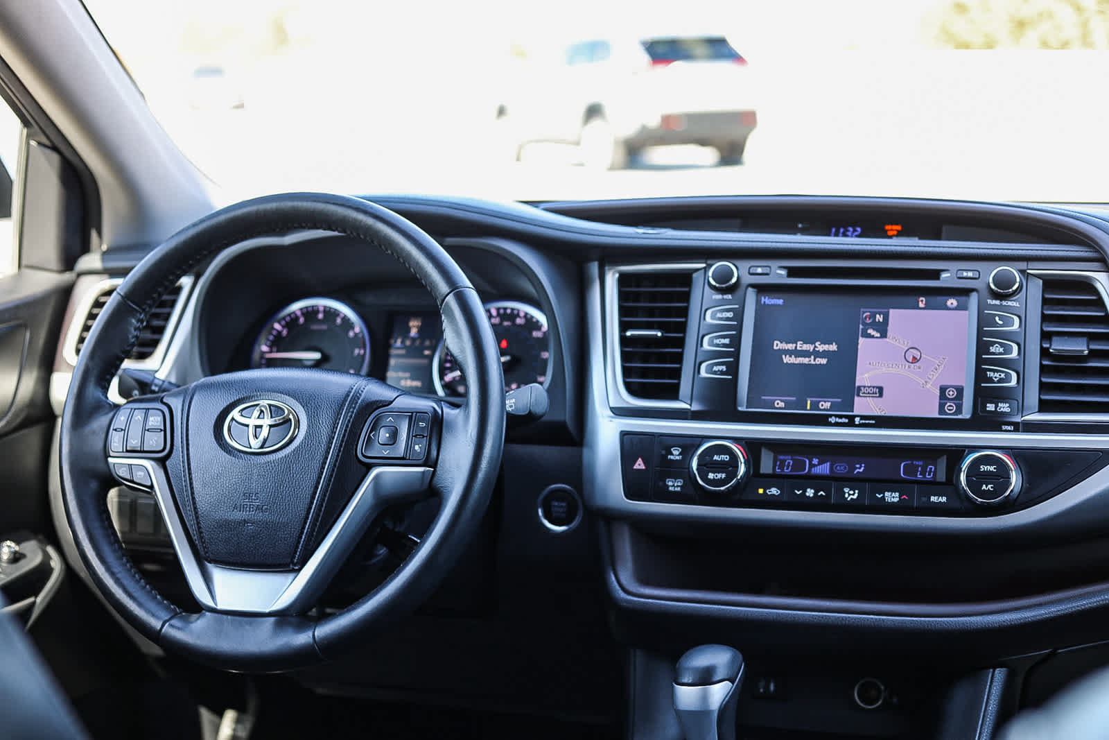 Used 2015 Toyota Highlander XLE AWD/4WD image 12