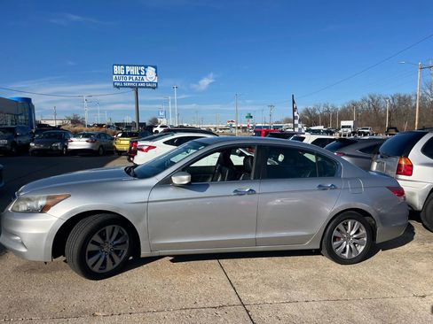 Used 2011 Honda Accord EX-L image 2