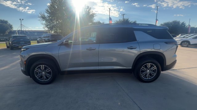 Used 2026 Chevrolet Traverse LT w/ Driver Confidence Package FWD image 5