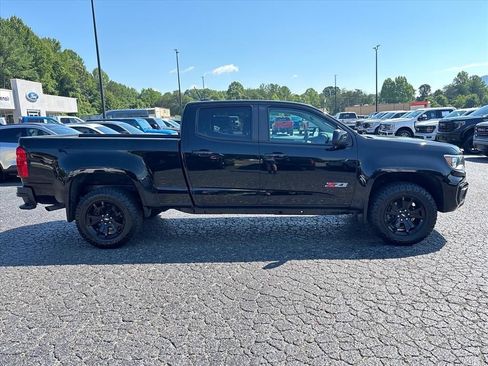 Used 2022 Chevrolet Colorado Z71 w/ Z71 Midnight Edition AWD/4WD image 9
