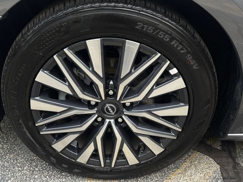 Used 2026 Nissan Altima 2.5 SV FWD image 30