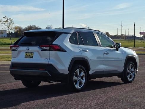 Used 2020 Toyota RAV4 Limited image 3