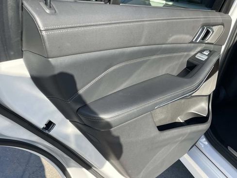 Used 2023 BMW X7 xDrive40i w/ Premium Package AWD/4WD image 22
