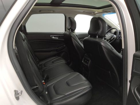 Used 2018 Ford Edge Titanium w/ Equipment Group 301A AWD/4WD image 19