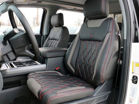 New 2026 Ford F250 Lariat w/ Black Appearance Package image 22