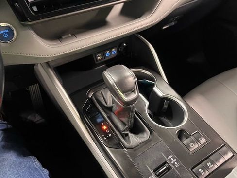 Used 2022 Toyota Highlander XLE image 27