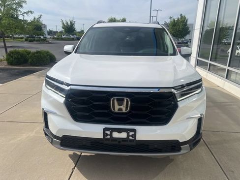 Certified 2024 Honda Pilot Touring image 14