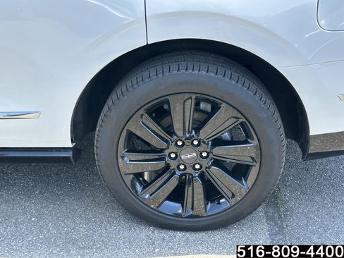 Used 2024 Lincoln Navigator Reserve AWD/4WD image 10