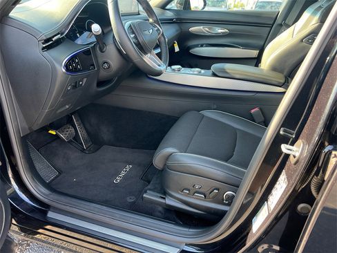 Used 2025 Genesis GV70 2.5T w/ Sport Prestige Package image 9