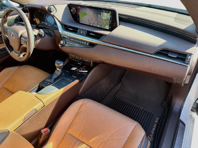 Used 2021 Lexus ES 300h w/ Accessory Package 2 FWD image 24