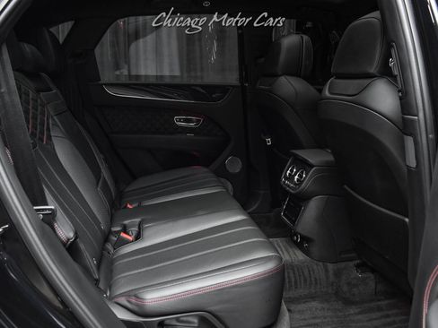 Used 2021 Bentley Bentayga AWD/4WD image 35