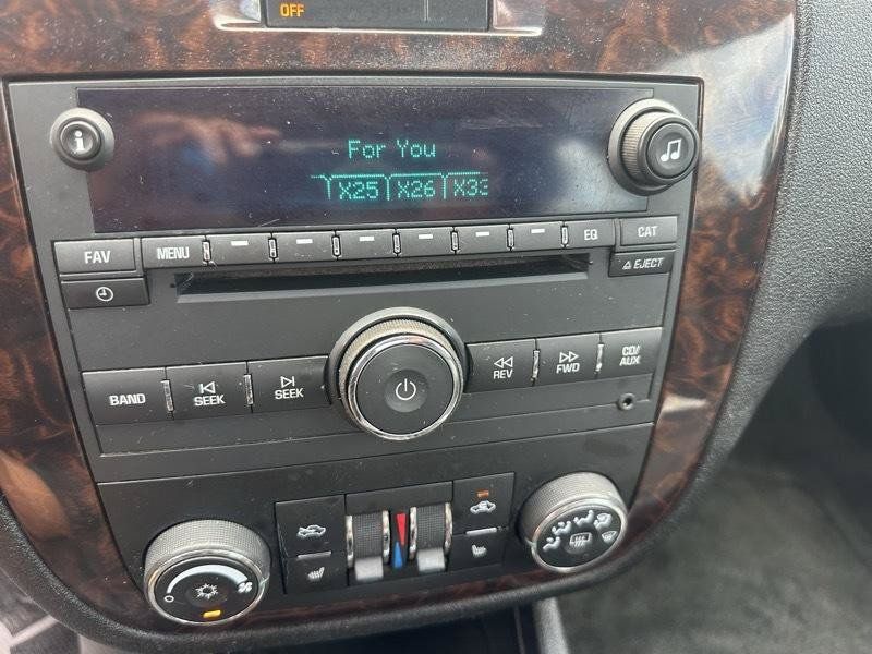 Used 2012 Chevrolet Impala LTZ FWD image 9