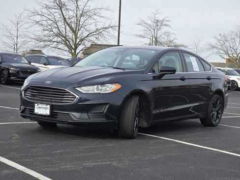 Used 2020 Ford Fusion SE image 13