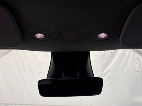 Used 2024 Tesla Model Y Long Range AWD/4WD image 37