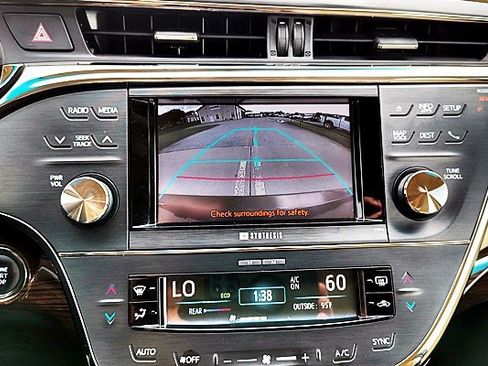 Used 2013 Toyota Avalon Limited FWD image 21