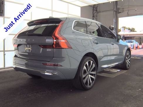 Used 2023 Volvo XC60 B5 Ultimate w/ Climate Package FWD image 4