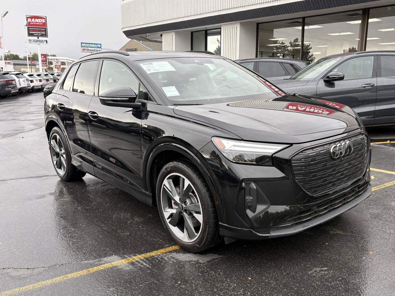 Used 2024 Audi Q4 e-tron Premium Plus w/ Premium Plus AWD/4WD image 3