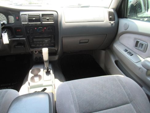 Used 2004 Toyota Tacoma PreRunner RWD image 16