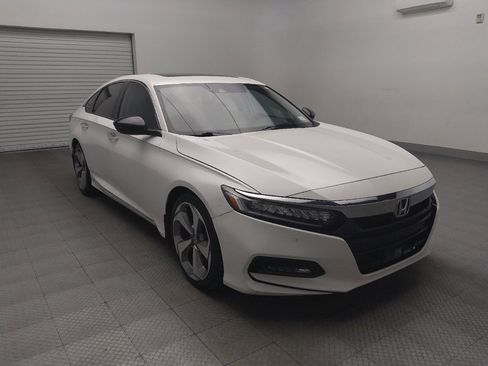Used 2018 Honda Accord Touring image 13