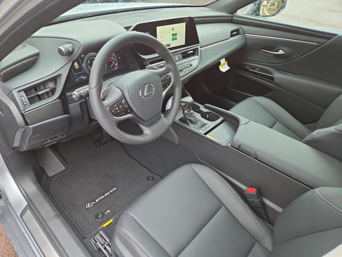 New 2025 Lexus ES 300h w/ Premium Package image 8
