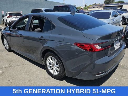 Used 2025 Toyota Camry LE image 5