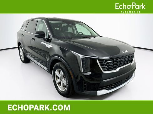 Used 2026 Kia Sorento LX FWD image 1
