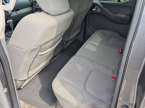 Used 2018 Nissan Frontier SV AWD/4WD image 24
