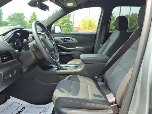 Used 2023 Chevrolet Traverse LT FWD image 13