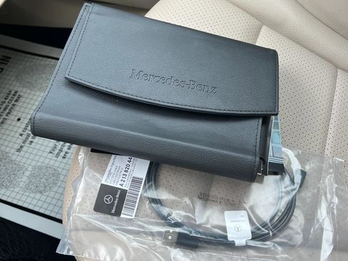 Used 2019 Mercedes-Benz GLC 300 4MATIC w/ Premium Package image 35