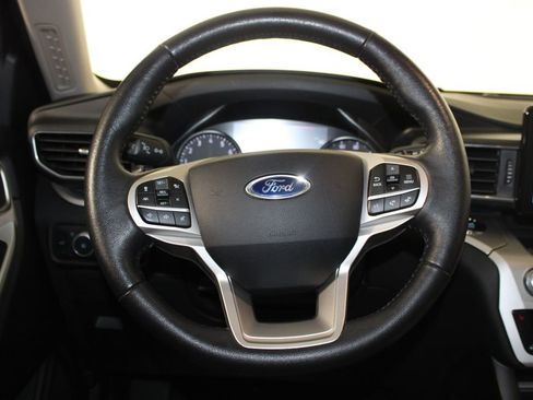Used 2020 Ford Explorer XLT w/ Equipment Group 202A image 16