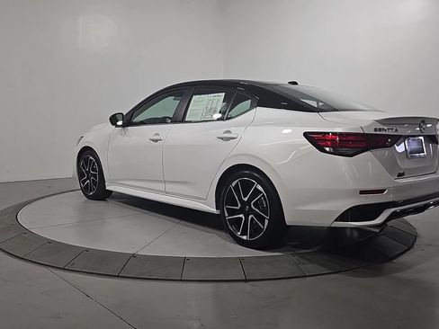 Certified 2025 Nissan Sentra SR w/ SR Premium Package FWD image 3