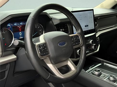 Used 2022 Ford Expedition XLT AWD/4WD image 13