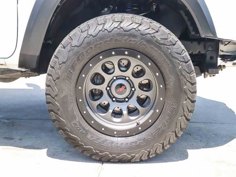 Used 2016 Toyota Tacoma TRD Off-Road w/ Towing Package RWD image 9