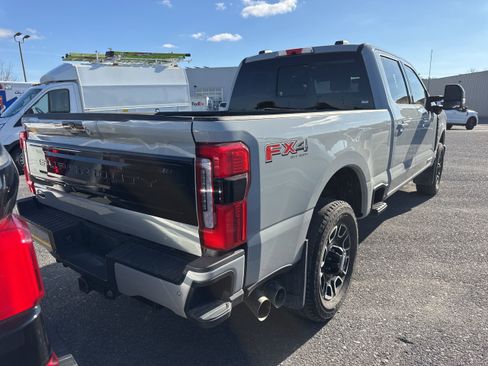 Used 2025 Ford F250 Platinum image 3