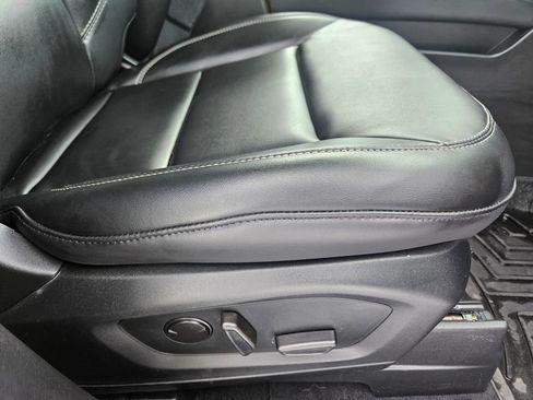 Used 2022 Ford Explorer XLT w/ Equipment Group 202A image 40