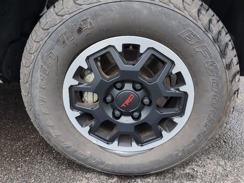 Used 2024 Toyota Tacoma TRD Off-Road w/ TRD Off Road Upgrade Package AWD/4WD image 9