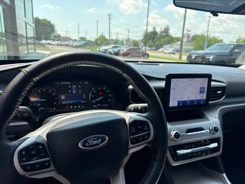 Used 2023 Ford Explorer XLT w/ Equipment Group 202A AWD/4WD image 23