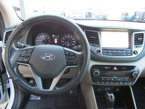Used 2016 Hyundai Tucson Limited w/ Option Group 03 image 16