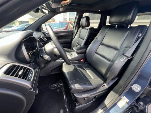 Used 2019 Jeep Grand Cherokee Limited image 17