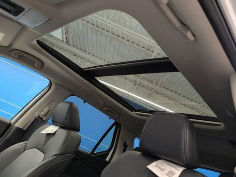 New 2025 Honda Pilot Touring image 18