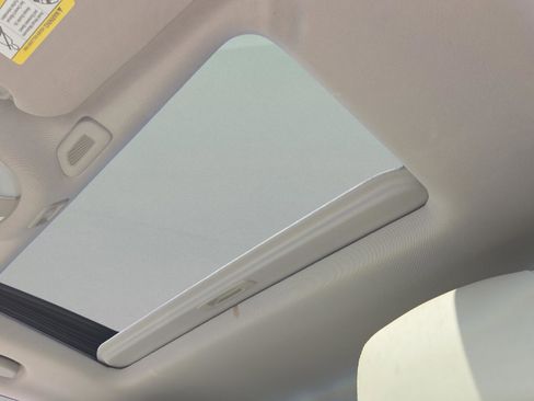 Used 2018 INFINITI QX60 Luxe w/ Deluxe Technology Package image 28