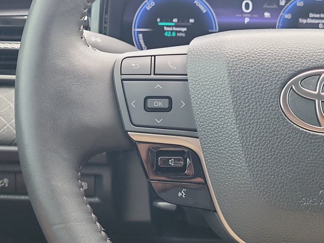 Used 2025 Toyota Camry XLE FWD image 19
