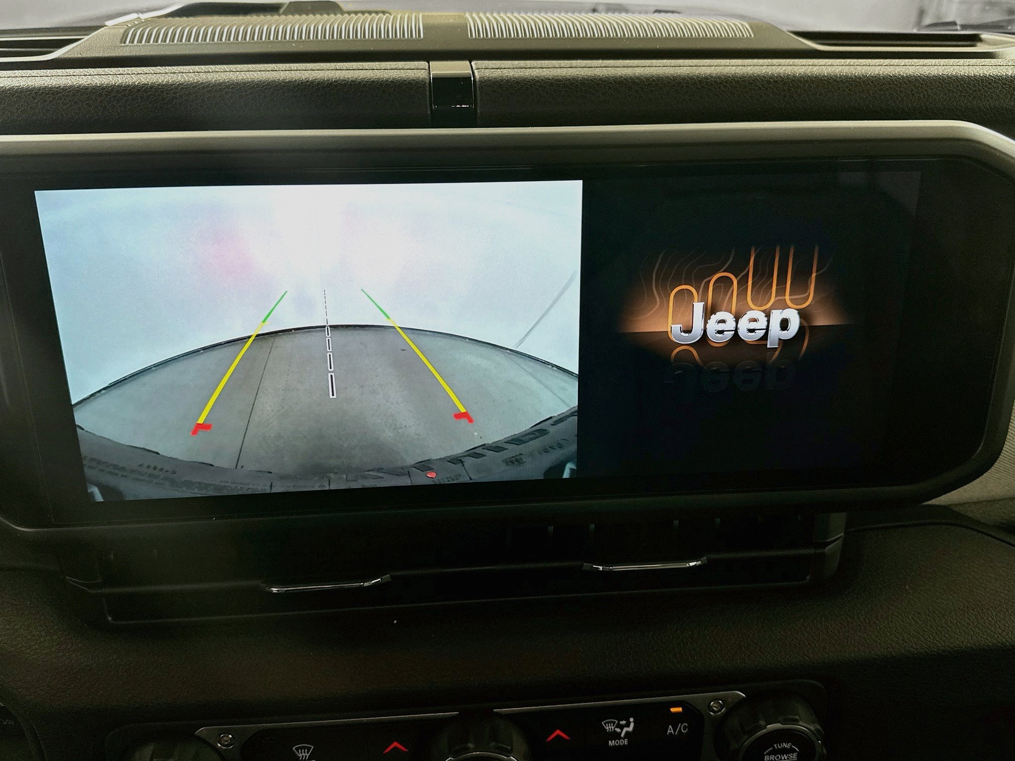 Used 2024 Jeep Wrangler Unlimited AWD/4WD image 22