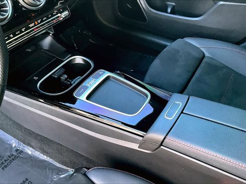 Used 2025 Mercedes-Benz CLA 250 image 16